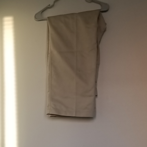 BUNDLE 2 PAIRS OF DOCKERS GOLF PANTS. - Picture 2 of 5